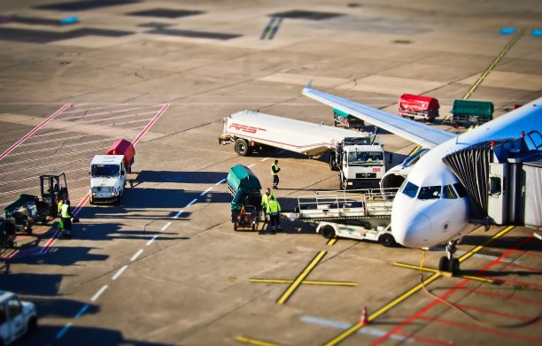 airport-1152251_1920